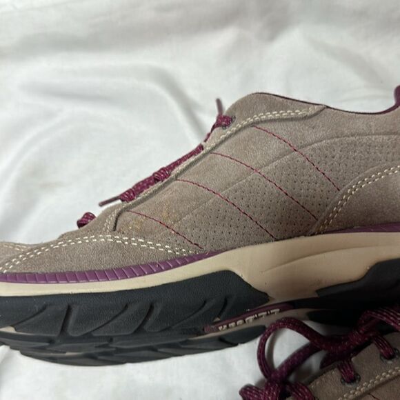 L.L.Bean Women’s Brown Suede Leather Lightweight Casual Lace-Up Shoes. Size 9. - Picture 4 of 12